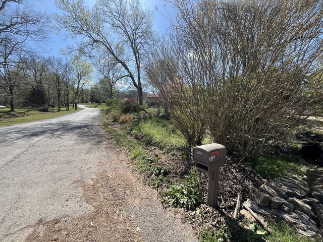 999 Kilburn Hollow Rd, Waynesboro, TN 38485