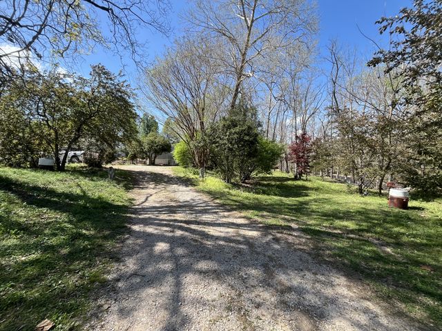 999 Kilburn Hollow Rd, Waynesboro, TN 38485