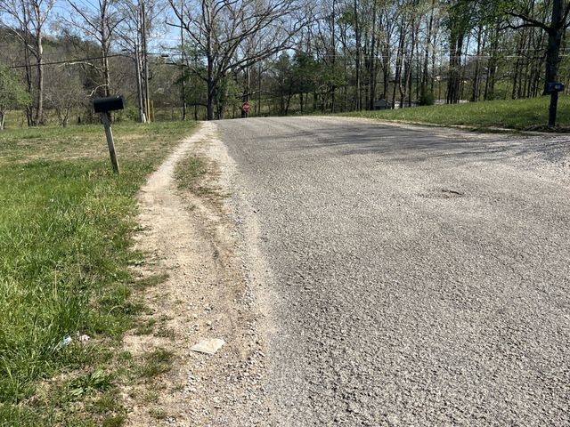 999 Kilburn Hollow Rd, Waynesboro, TN 38485