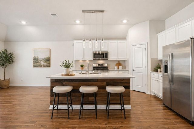 179 Belwood DR, Buda, TX 78610