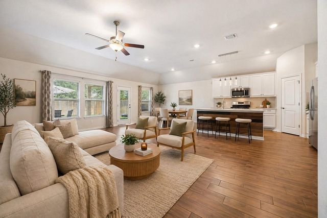 179 Belwood DR, Buda, TX 78610