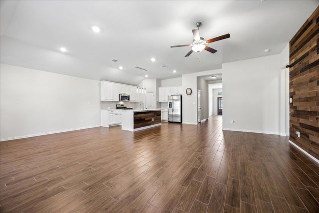 179 Belwood DR, Buda, TX 78610