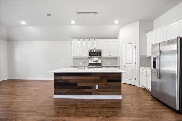 179 Belwood DR, Buda, TX 78610