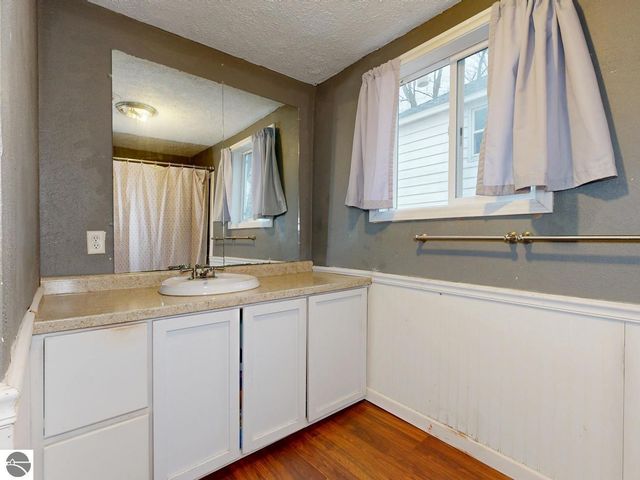 233 E Wright Avenue, Shepherd, MI 48883