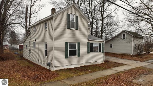 233 E Wright Avenue, Shepherd, MI 48883