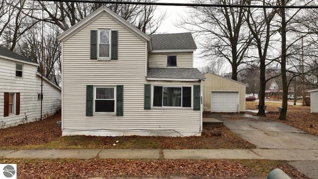 233 E Wright Avenue, Shepherd, MI 48883
