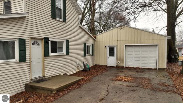 233 E Wright Avenue, Shepherd, MI 48883