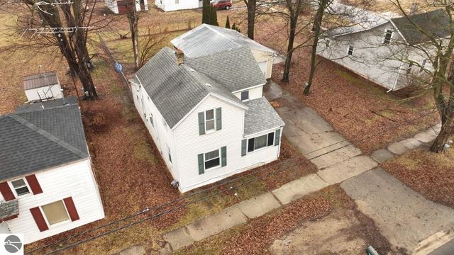 233 E Wright Avenue, Shepherd, MI 48883