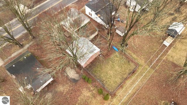 233 E Wright Avenue, Shepherd, MI 48883