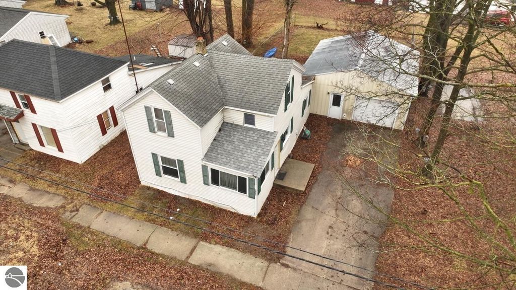 Image 26 of property listing at 233 E Wright Avenue, Shepherd, MI 48883