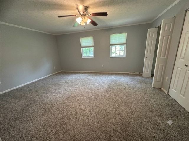 169 London Towne Dr, Brookline, PA 15226