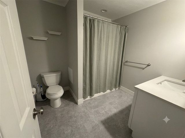 169 London Towne Dr, Brookline, PA 15226