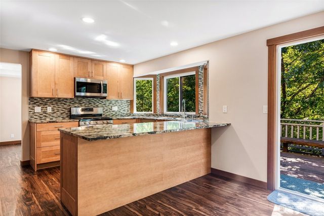 833 15th Court, Mukilteo, WA 98275