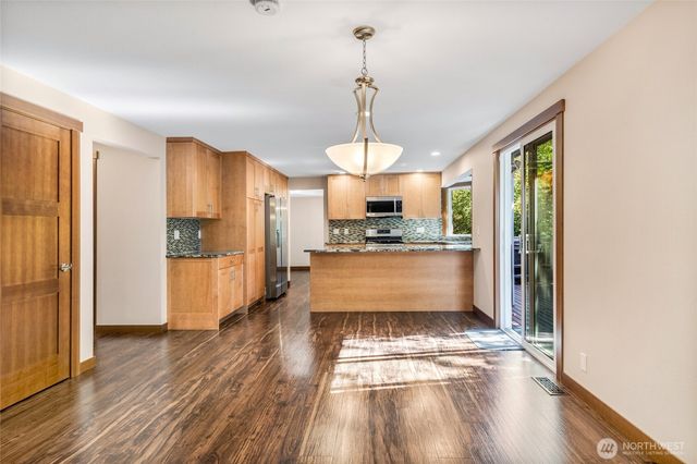 833 15th Court, Mukilteo, WA 98275