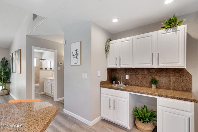 6532 E CYPRESS Street, Scottsdale, AZ 85257