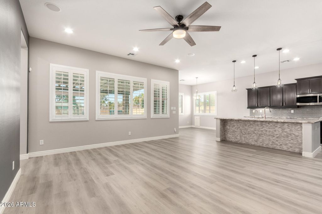 Image 12 of property listing at 3016 N GLENVIEW --, Mesa, AZ 85213