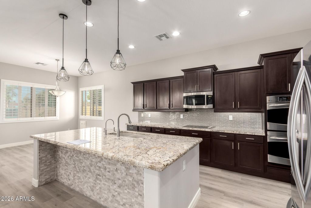 Image 13 of property listing at 3016 N GLENVIEW --, Mesa, AZ 85213