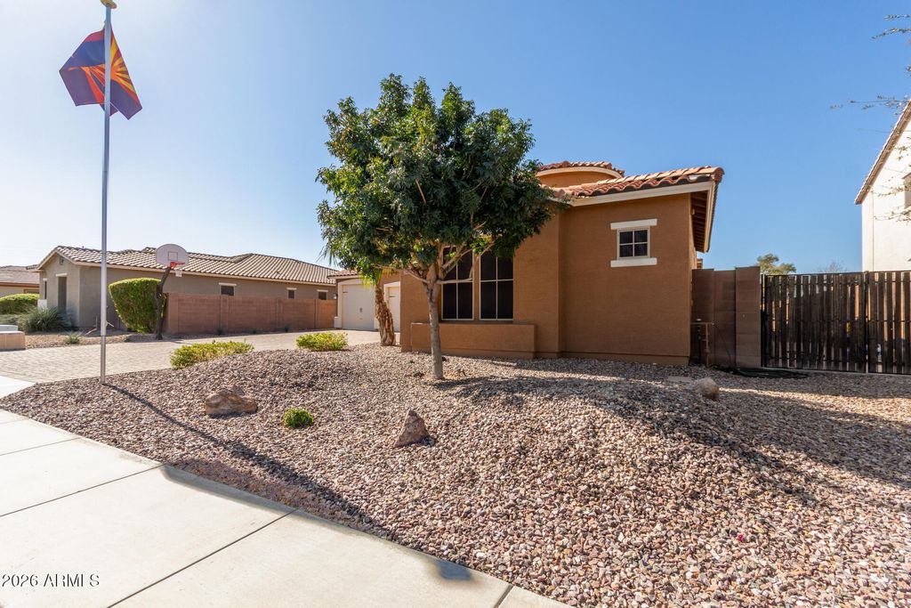 Image 5 of property listing at 3016 N GLENVIEW --, Mesa, AZ 85213
