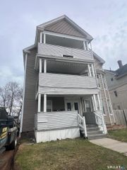 727 East Street, New Britain, CT 06051