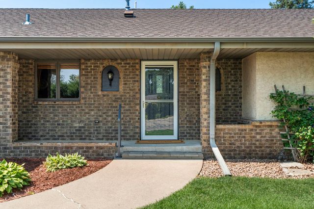 1150 Menke Circle, Shakopee, MN 55379