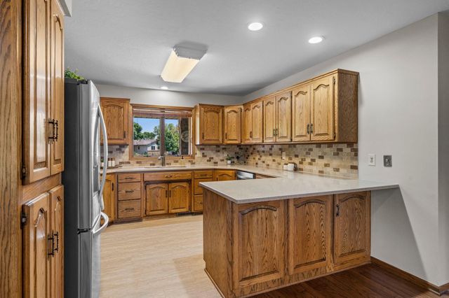 1150 Menke Circle, Shakopee, MN 55379