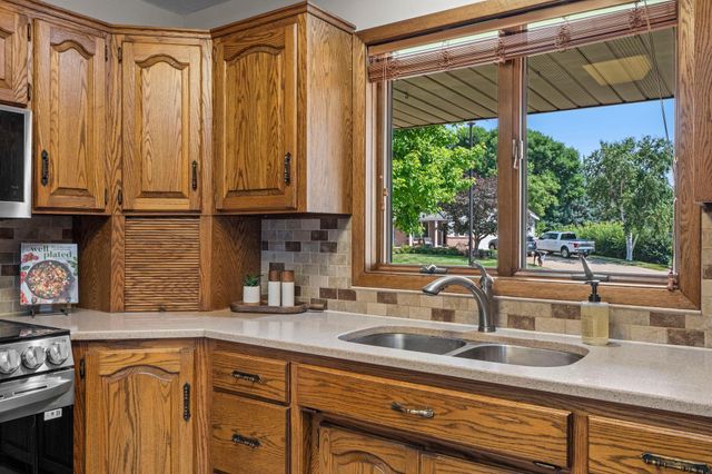 1150 Menke Circle, Shakopee, MN 55379