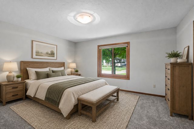 1150 Menke Circle, Shakopee, MN 55379