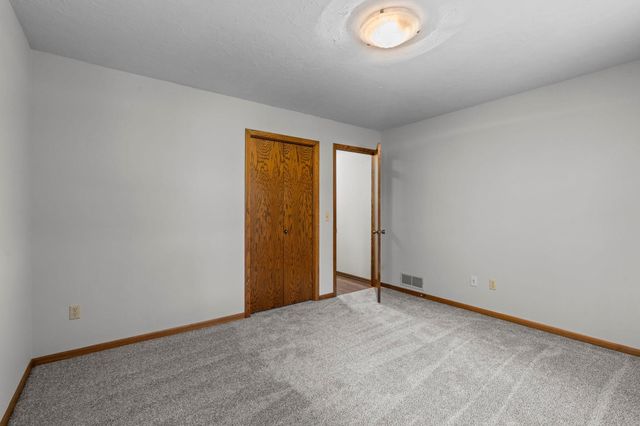 1150 Menke Circle, Shakopee, MN 55379
