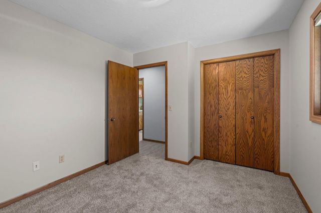 1150 Menke Circle, Shakopee, MN 55379