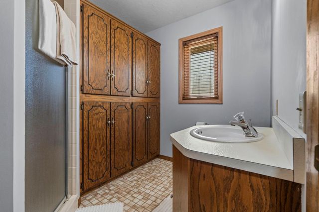 1150 Menke Circle, Shakopee, MN 55379