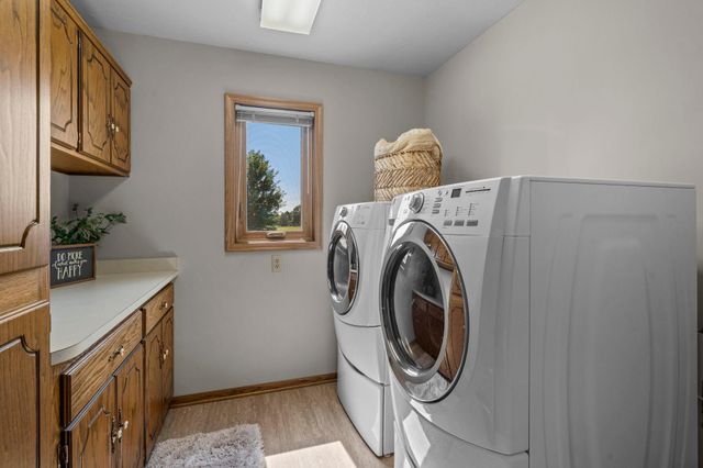 1150 Menke Circle, Shakopee, MN 55379