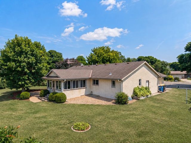 1150 Menke Circle, Shakopee, MN 55379