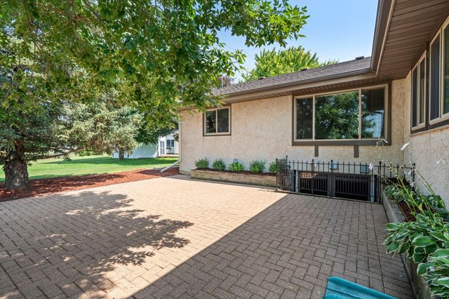 1150 Menke Circle, Shakopee, MN 55379