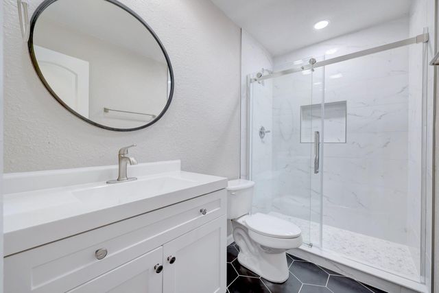 200 Woodmont DR, Georgetown, TX 78628