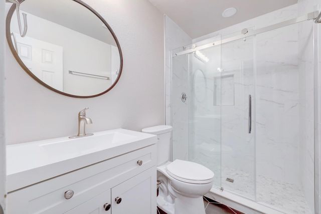 200 Woodmont DR, Georgetown, TX 78628