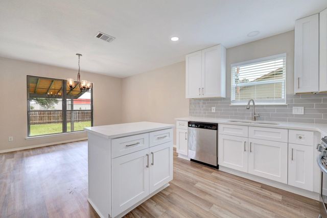 200 Woodmont DR, Georgetown, TX 78628