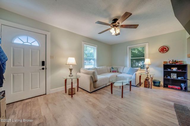 3713 Glengyle Ave, Louisville, KY 40218