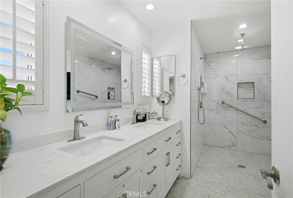 Image 11 of property listing at 411 Brentwood, Hemet, CA 92543