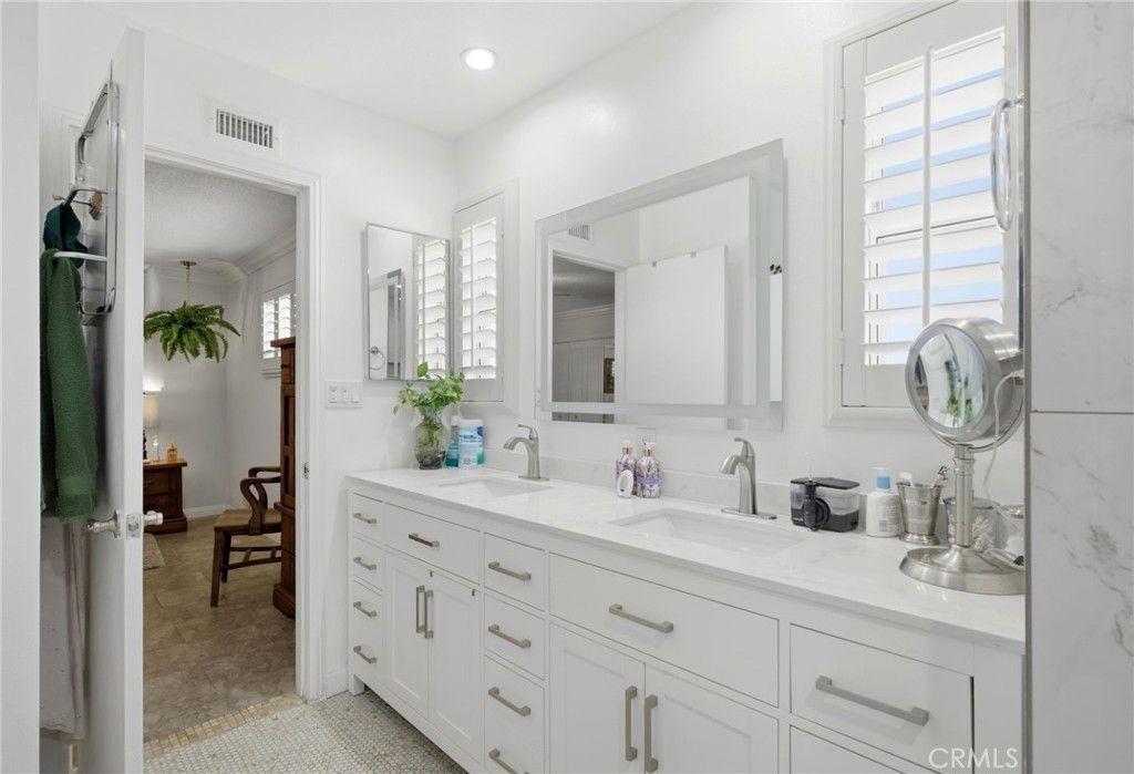 Image 13 of property listing at 411 Brentwood, Hemet, CA 92543