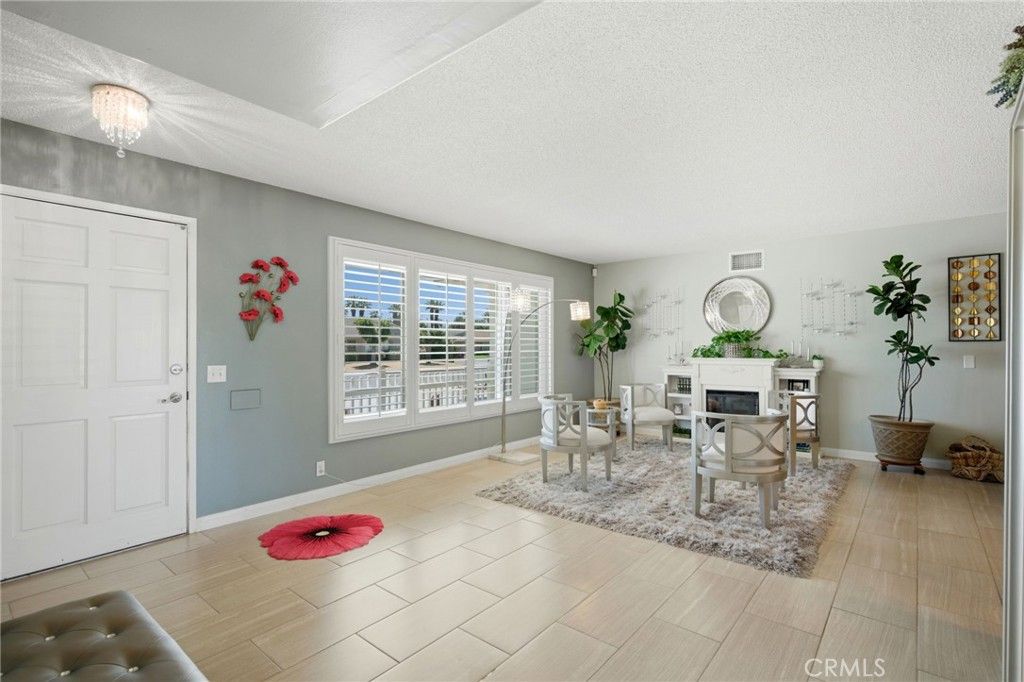 Image 3 of property listing at 411 Brentwood, Hemet, CA 92543