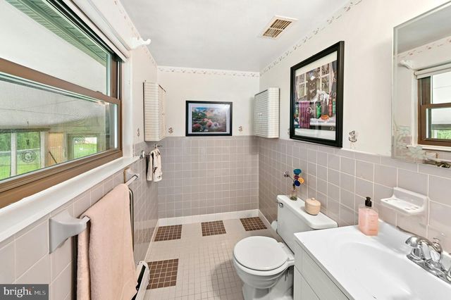 840 ROGER RD, Warminster, PA 18974