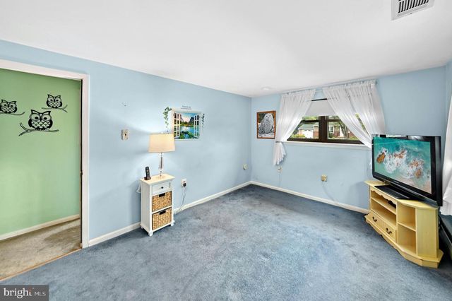 840 ROGER RD, Warminster, PA 18974