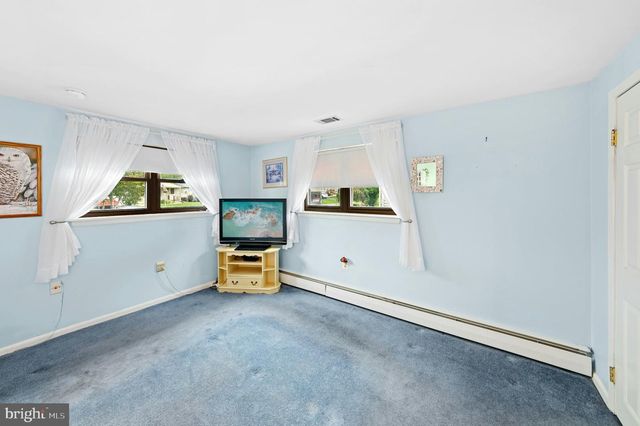 840 ROGER RD, Warminster, PA 18974