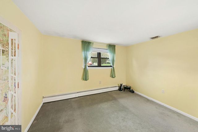 840 ROGER RD, Warminster, PA 18974