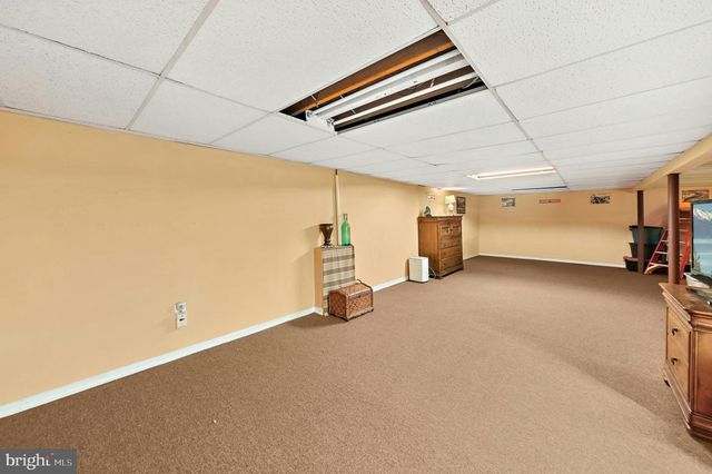 840 ROGER RD, Warminster, PA 18974