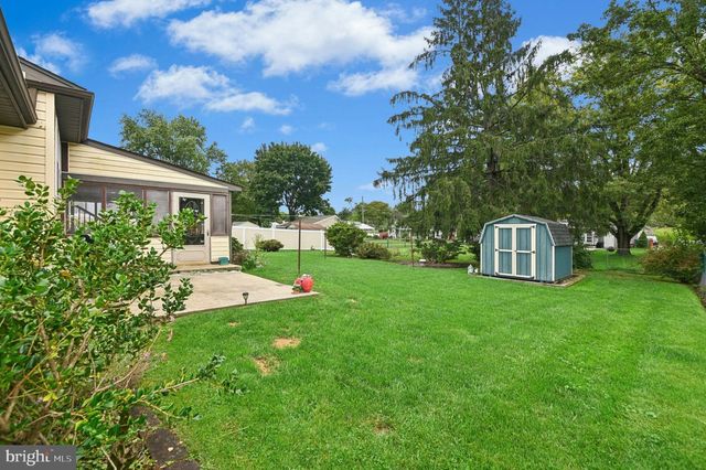 840 ROGER RD, Warminster, PA 18974