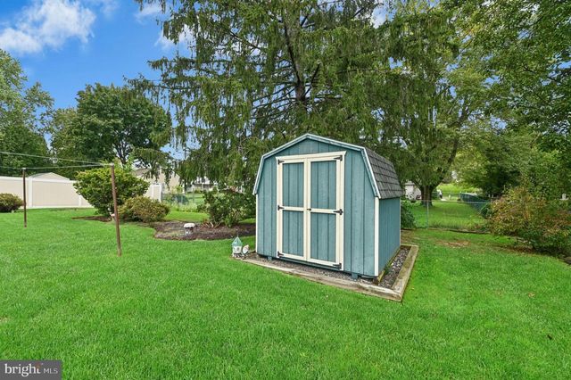 840 ROGER RD, Warminster, PA 18974
