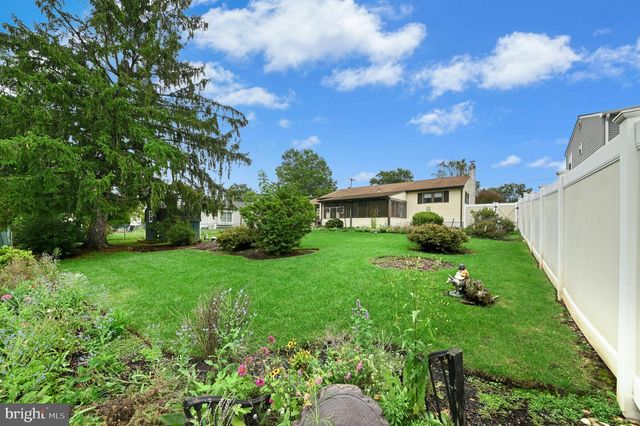 840 ROGER RD, Warminster, PA 18974