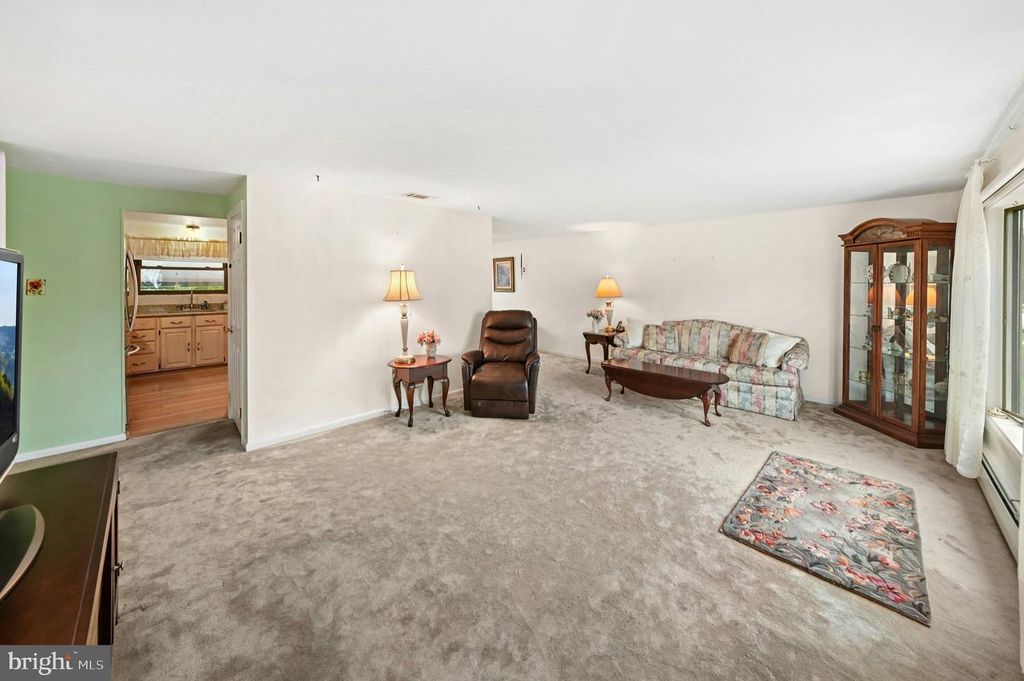 840 ROGER RD, WARMINSTER, PA 18974 — photo 5