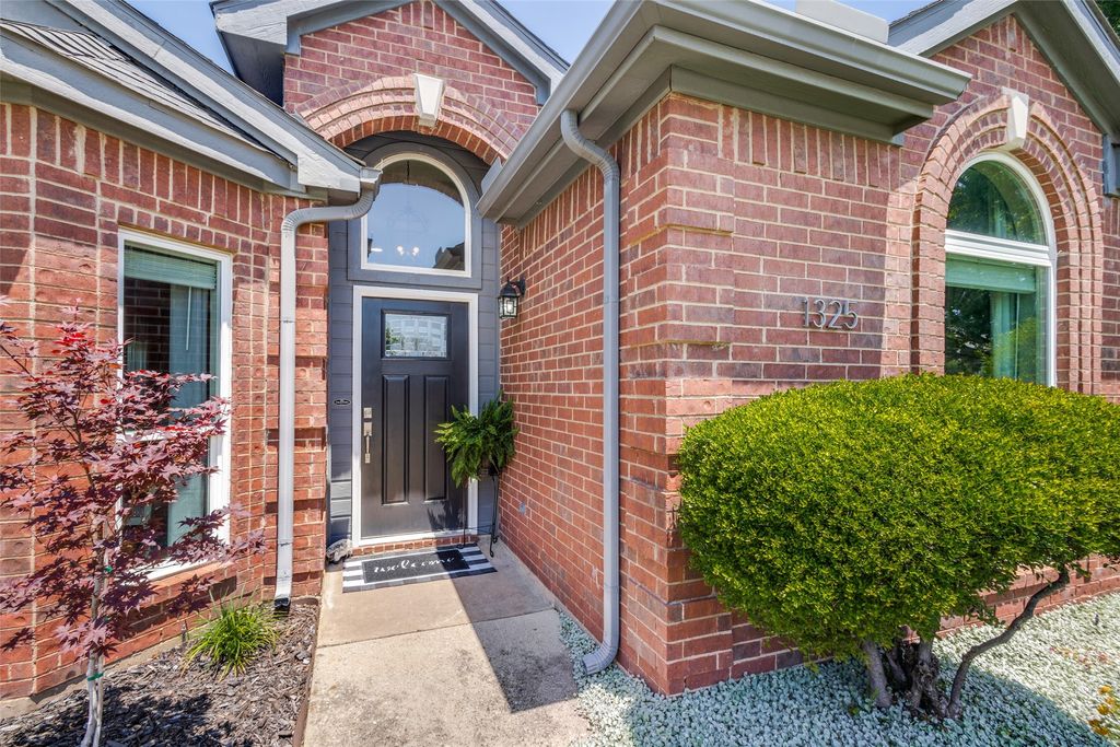 1325 Falcon Drive, Lewisville, TX 75077